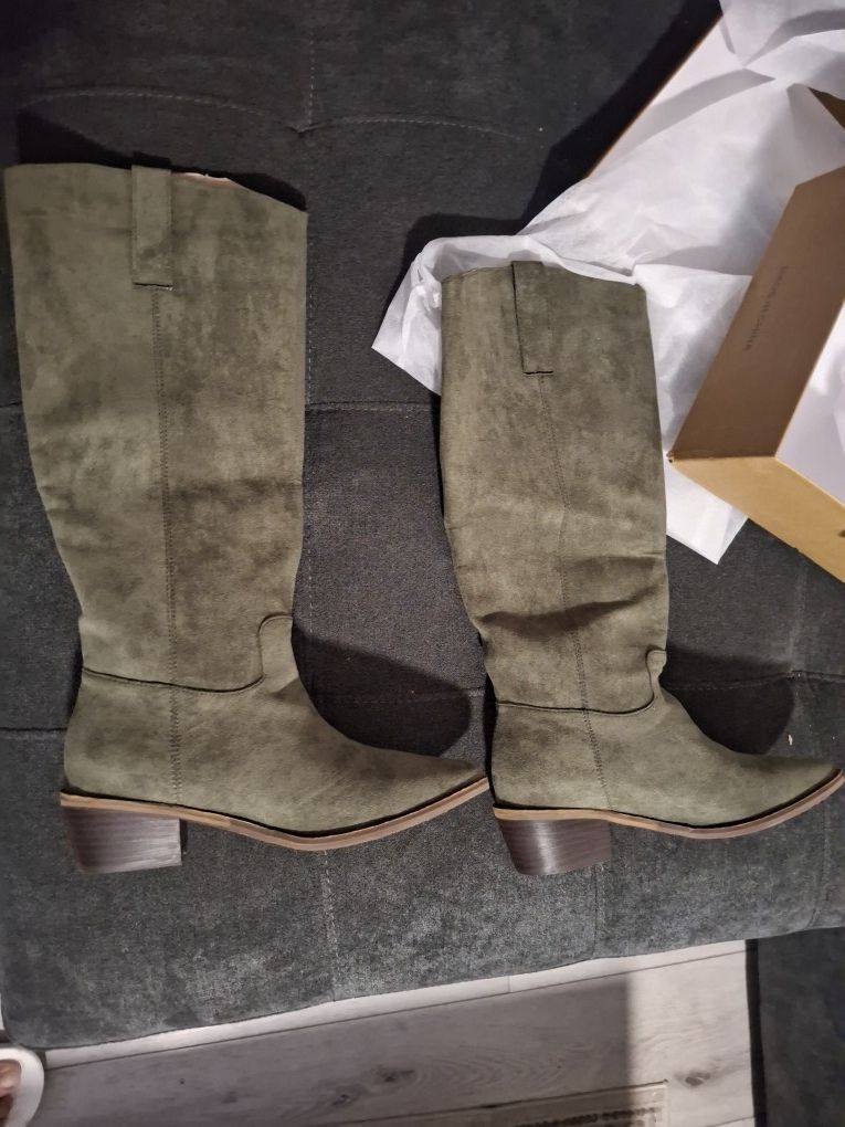 New Boots LEHOOR BOOTS SIZE 7.5