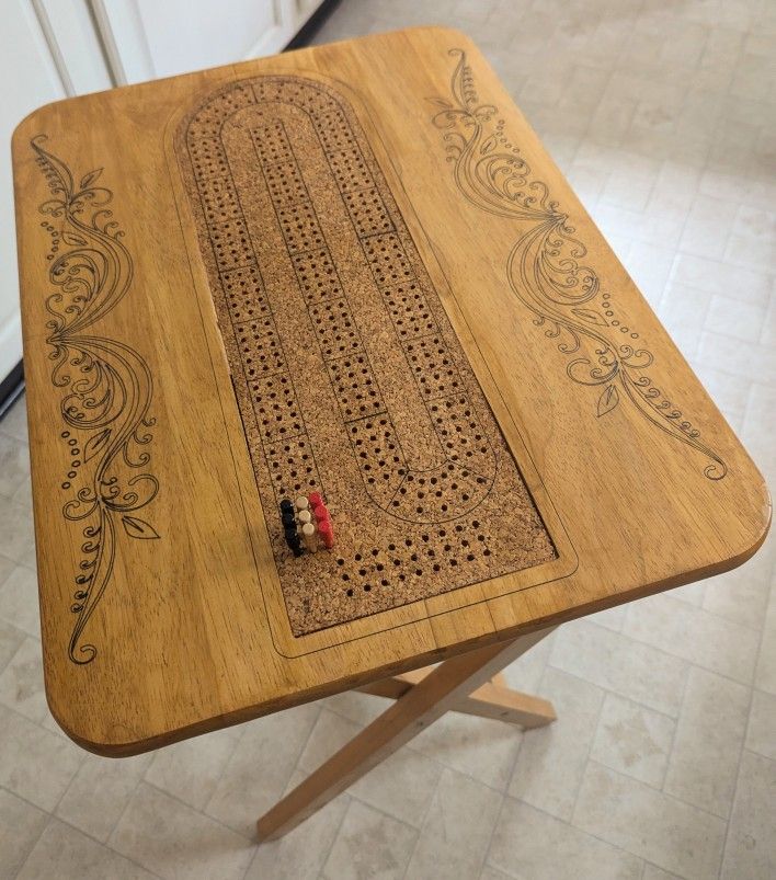 TV tray cribbage board with inlaid cork board