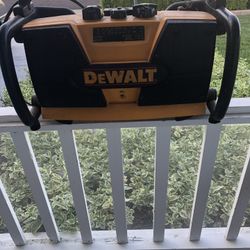 DEWALT JOBSITE RADIO/BOOMBOX