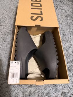Yeezy slides onyx adidas size 9