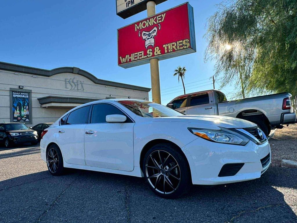 19x8.5 NICHE WHEELS AND TIRES 225 40 19