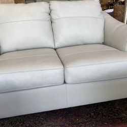 Ashley Furniture Genoa Leather Love coco white