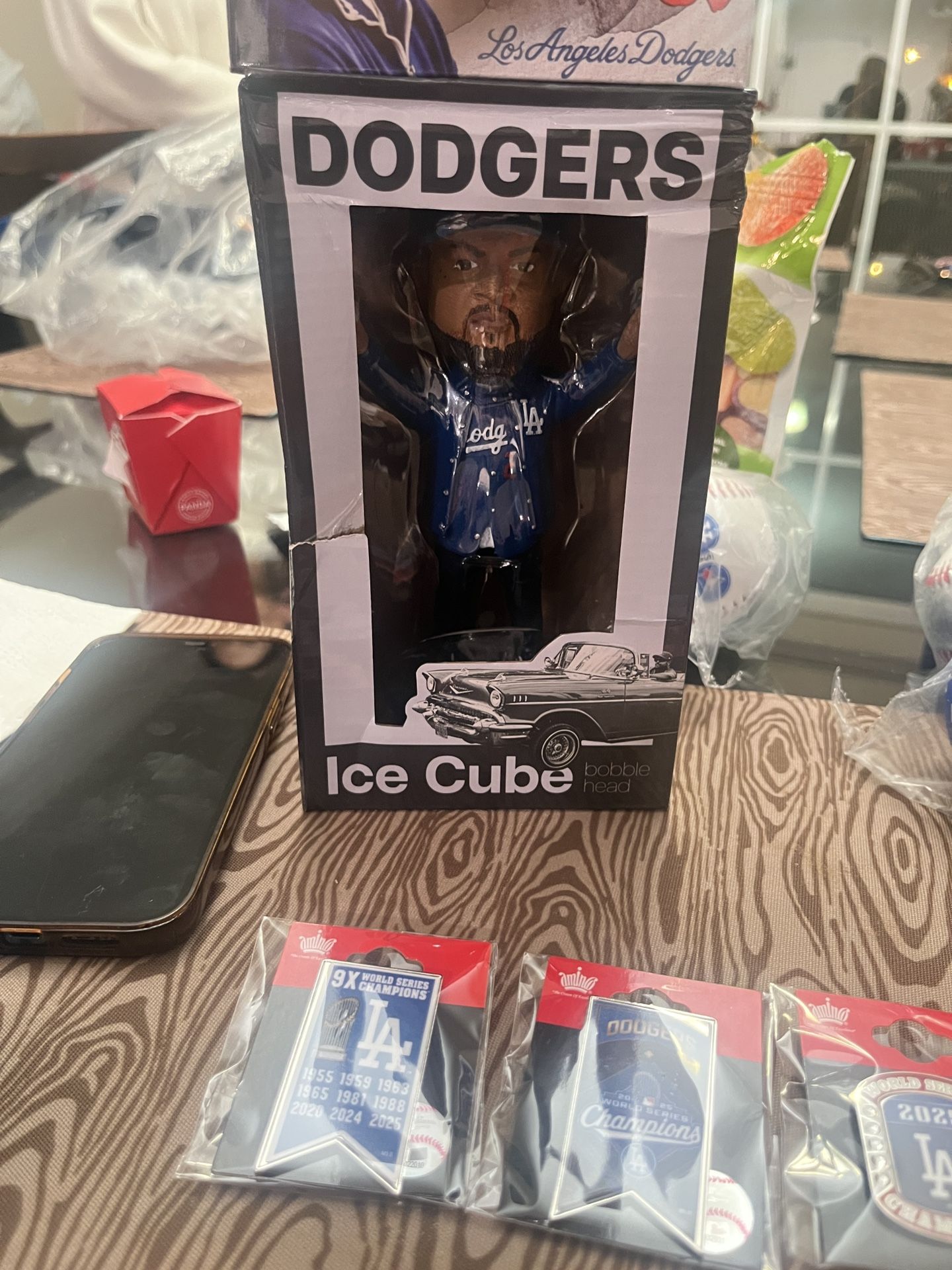 Ice cube dodger bubblehead