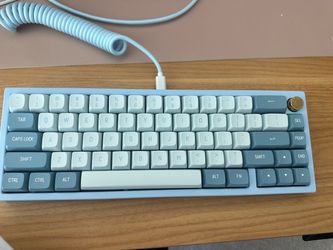 Zoom 65 v2 Mechanical Keyboard with Coiled Cable