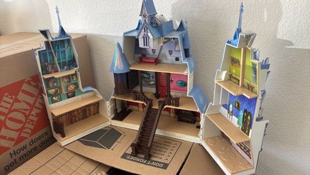 Elsa Doll House