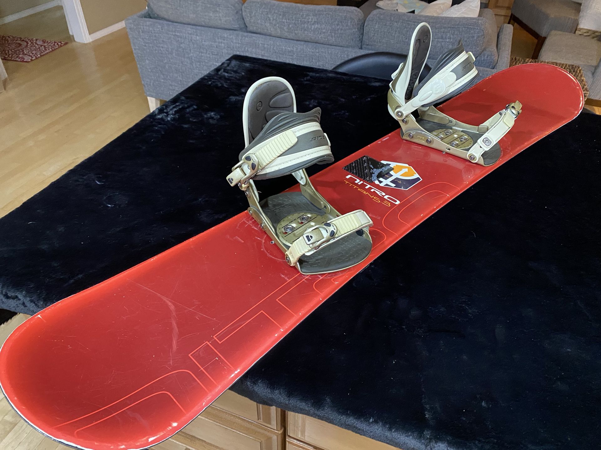 Nitro "Titan 5.3" Snowboard (153cm) with Ride Preston LX Bindings (Snow Board)