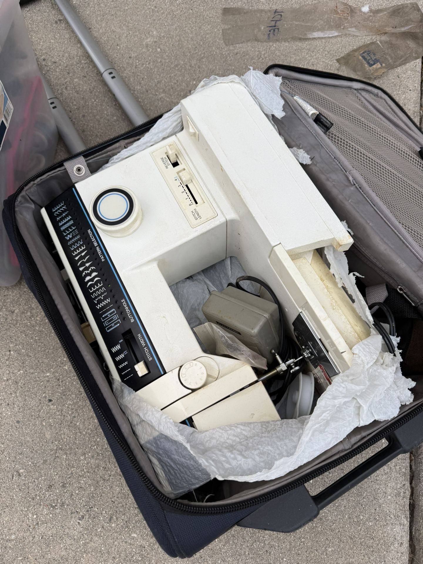 Sewing Machine Don’t Know Nothing About It Comes With The Bag