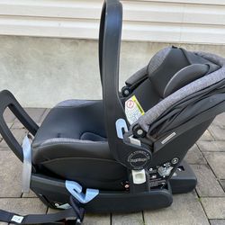 Peg Perego Infant Car Seat With Base 