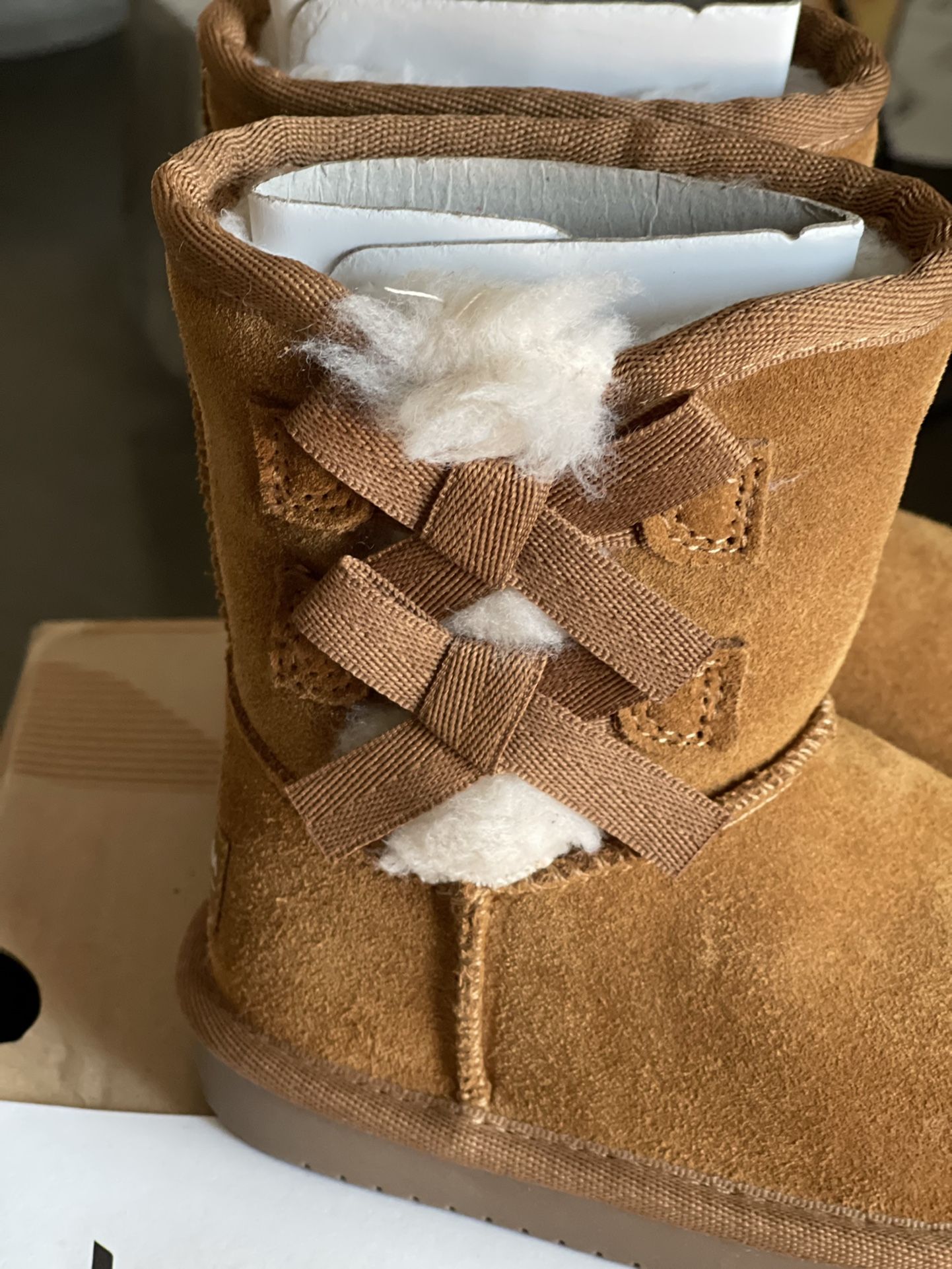 Brand New KOOLABURRA BY UGG BOOTS SIZE 7 TODDLER