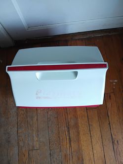 Small cooler used but nice shape $5 dollars only