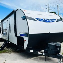 Forest River Salem FSX MAX Platinum Edition toy hauler 270RTKX