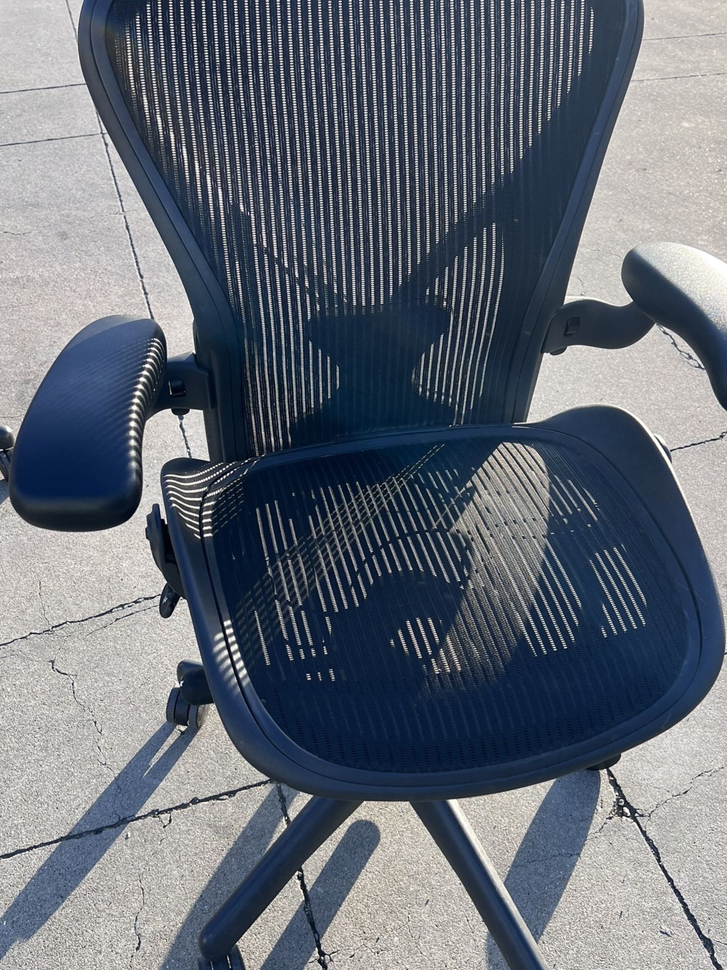 Herman Miller aeron Chair