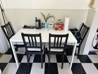 Table & 4 Chairs with Cushions