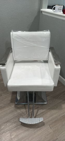 White Hydraulic Salon Styling Chair