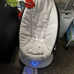 Mamaroo 4moms swing 