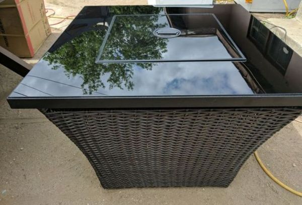 Endless Summer 32 In W 50000 Btu Features Black Glass Mantle With Endless Summer 32 In W 50000 Btu Features Black Glass Mantle With Handcrafted Dark Brown Resin Wicker Base Steel Liquid Propane Fire Table