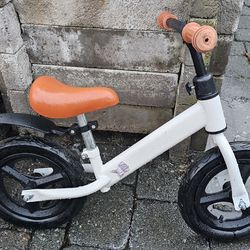 Balance bike for toddlers