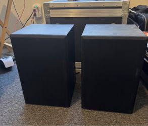Peavey HKS 8  amplified speakers.  40 watt
