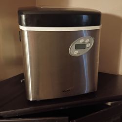 Ice maker