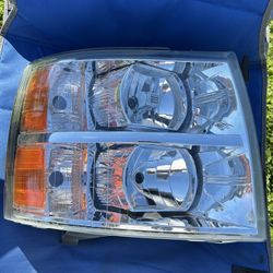 2007 -2013 Silverado Headlights Used 