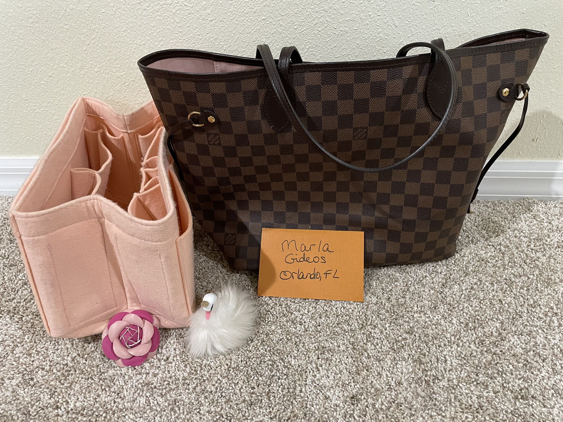 Louis Vuitton Authentic Neverfull MM for Sale in Ocoee, FL - OfferUp