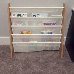 childrens bookshelf