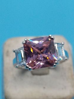 .925 beautiful pink quartz ring
