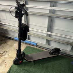 Electric scooter with sounds