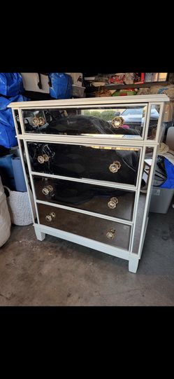 Pier 1 imports Dresser