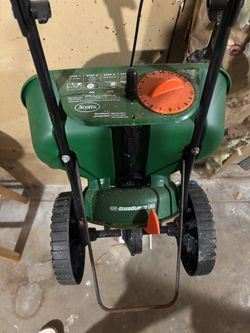 Scott’s salt/seed spreader
