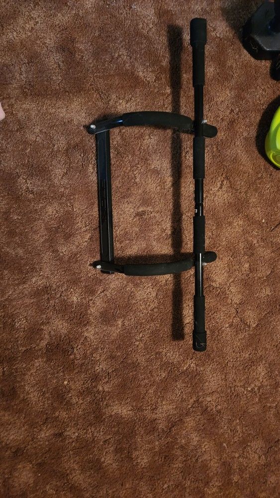Pull Up Bar