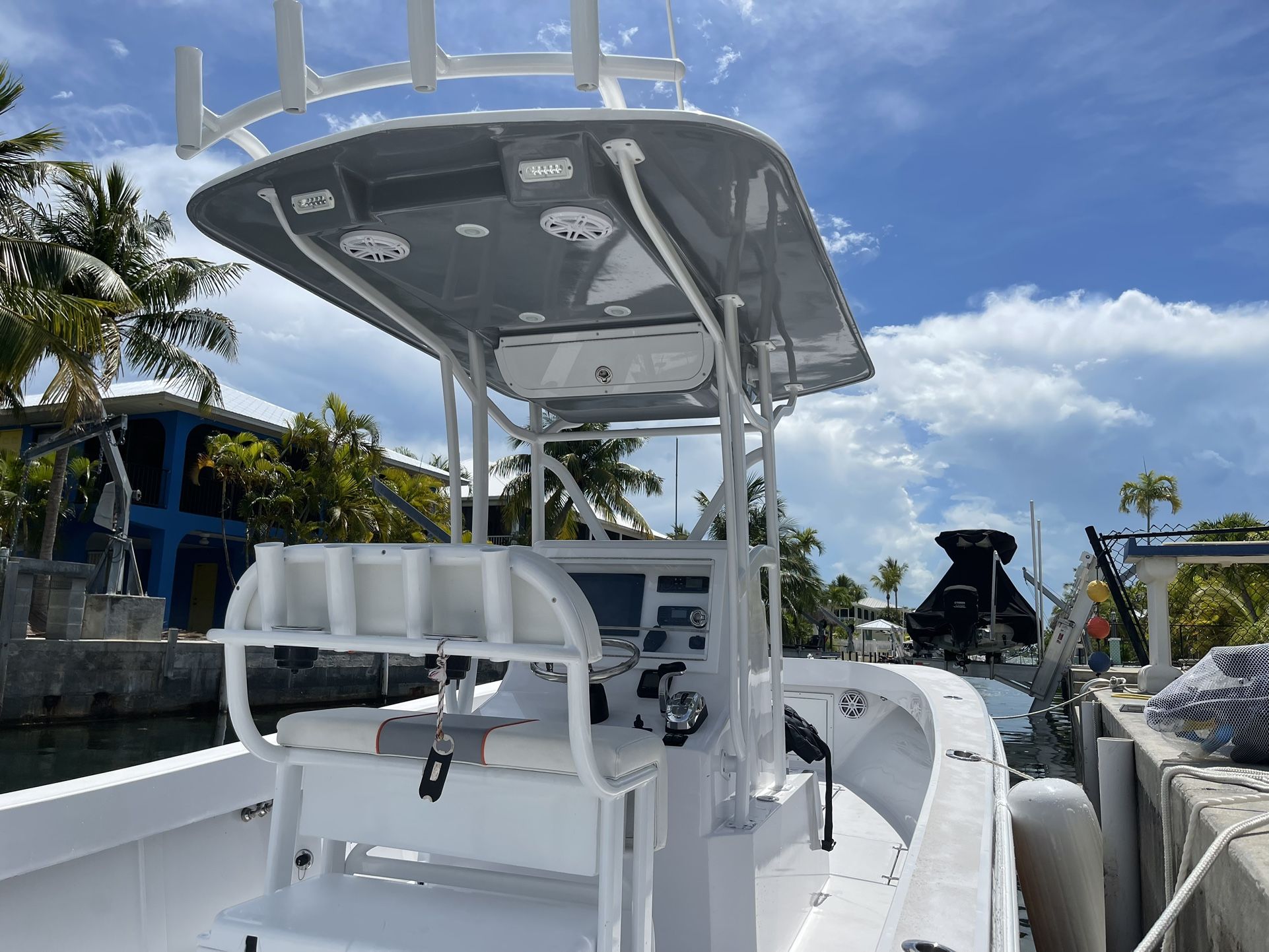 2023 Fiberglass Boat Center Console Hardtop