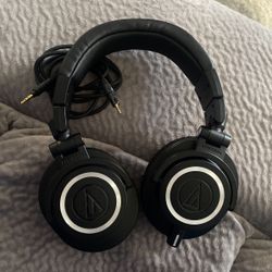 Audio-Technica ATH-M50X Professional Studio Monitor Headphones, Black, Professional Grade, Critically Acclaimed, with Detachable Cable