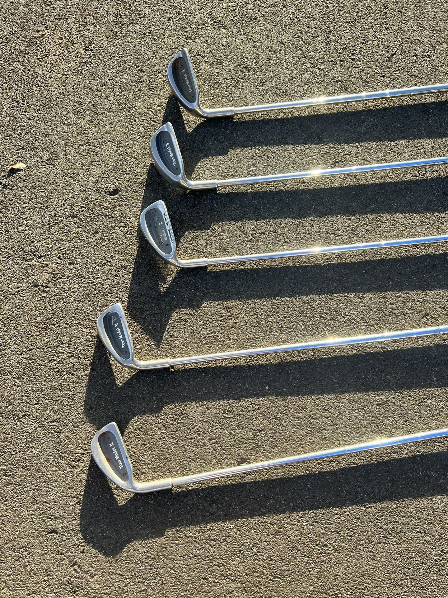 Tour Model 2 Gold LEFT HANDED