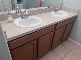 Bathroom cabinet