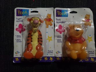 VTG 1995 Winnie the pooh and Tigger Squeaker