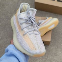 Adidas Yeezy BOOST 350V2 Light