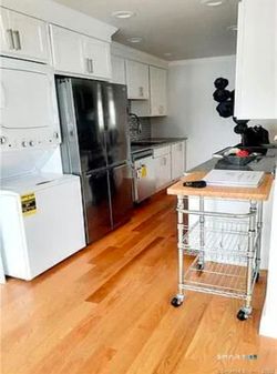 GE ELECTRIC STACKABLE   washer and dryer  2 year old  in good working condition  has warranty