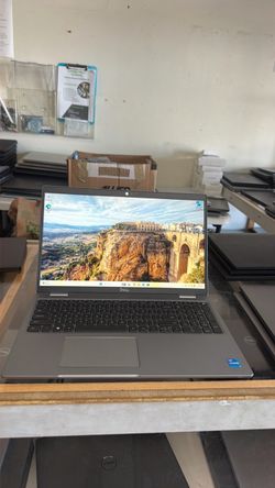 Dell Latitude 5520 16GB RAM 256GB SSD Core i5 11th gen Windows 11