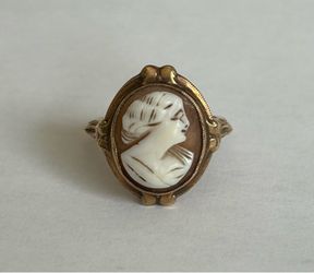 Vintage gold ring
