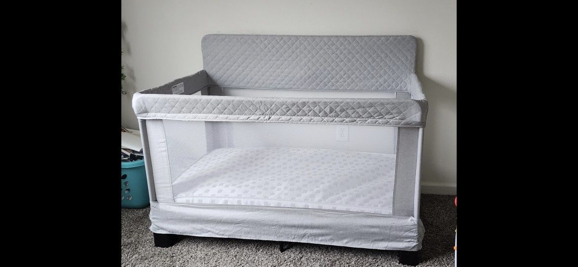 Full size crib (portable/storable)