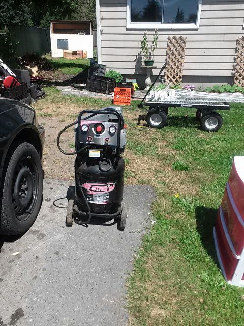10 gallon Airstream Air Compressor- 1.5 HP and 125 PSI