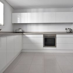 Custom Kitchen Cabinets