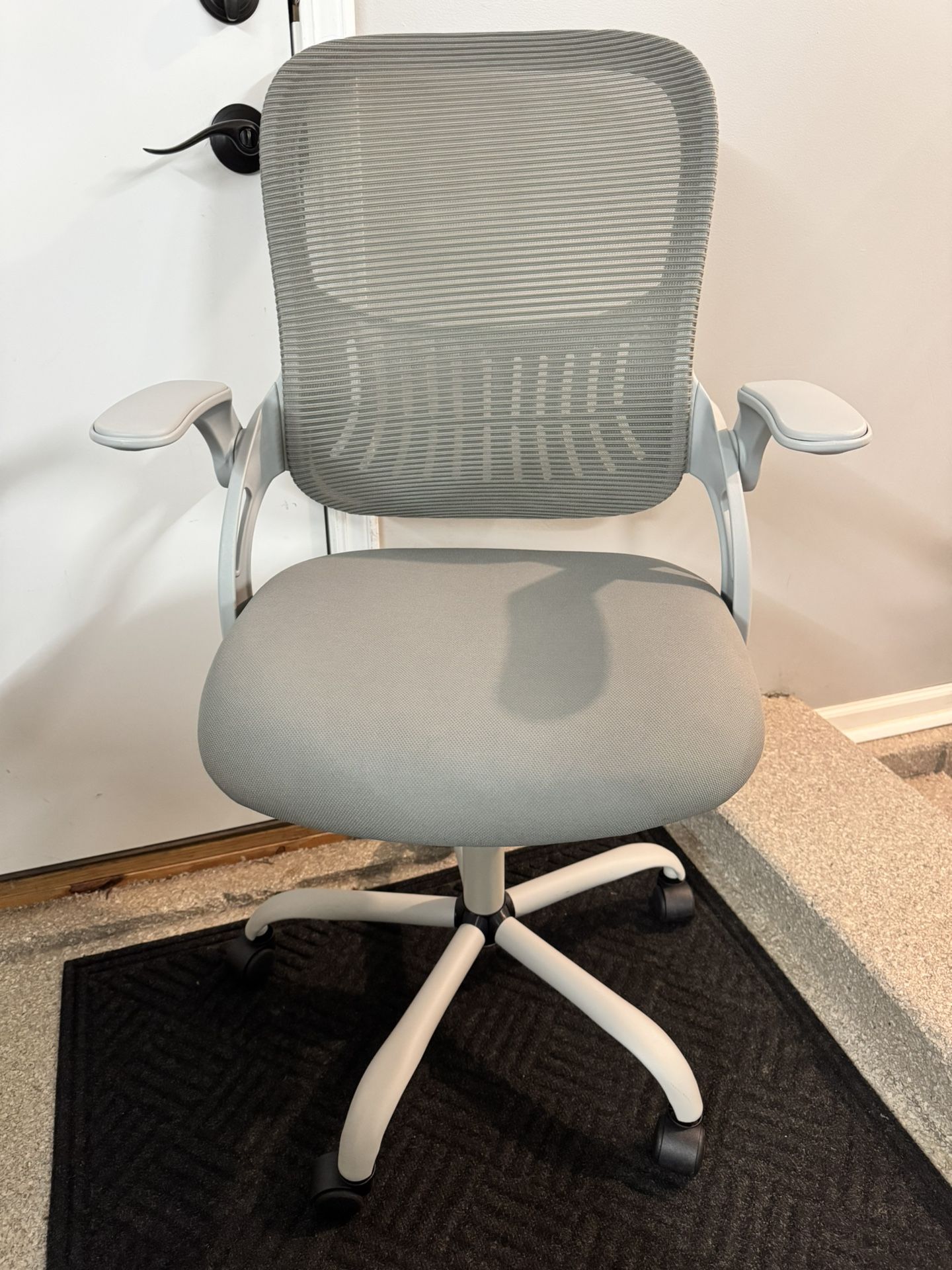 Brand New Grey Mesh Back Height Adjustable Reclining Ergonomic Office Chair w/Flip Up Armrests