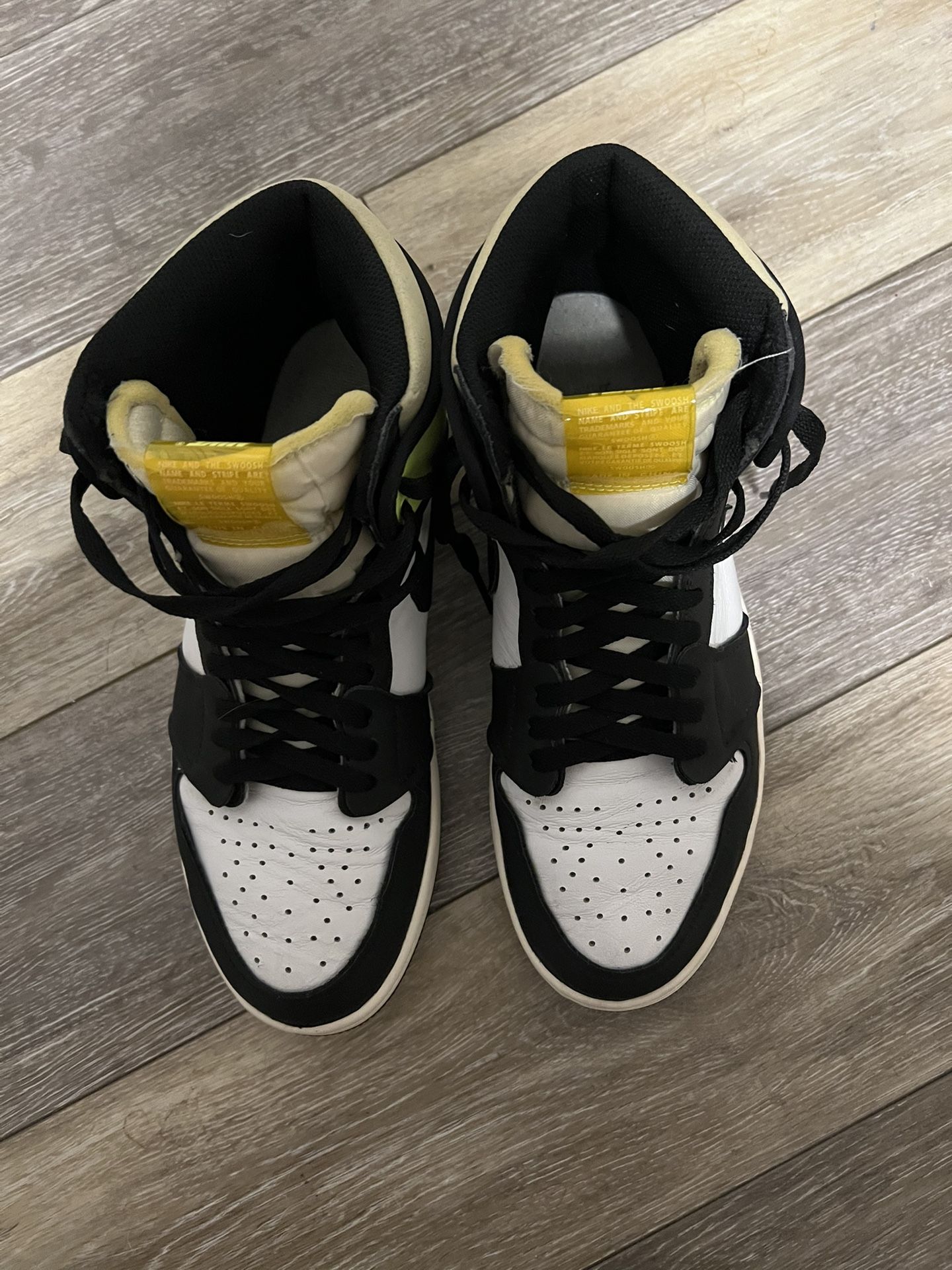 Jordan 1 Volt High Size 10.5