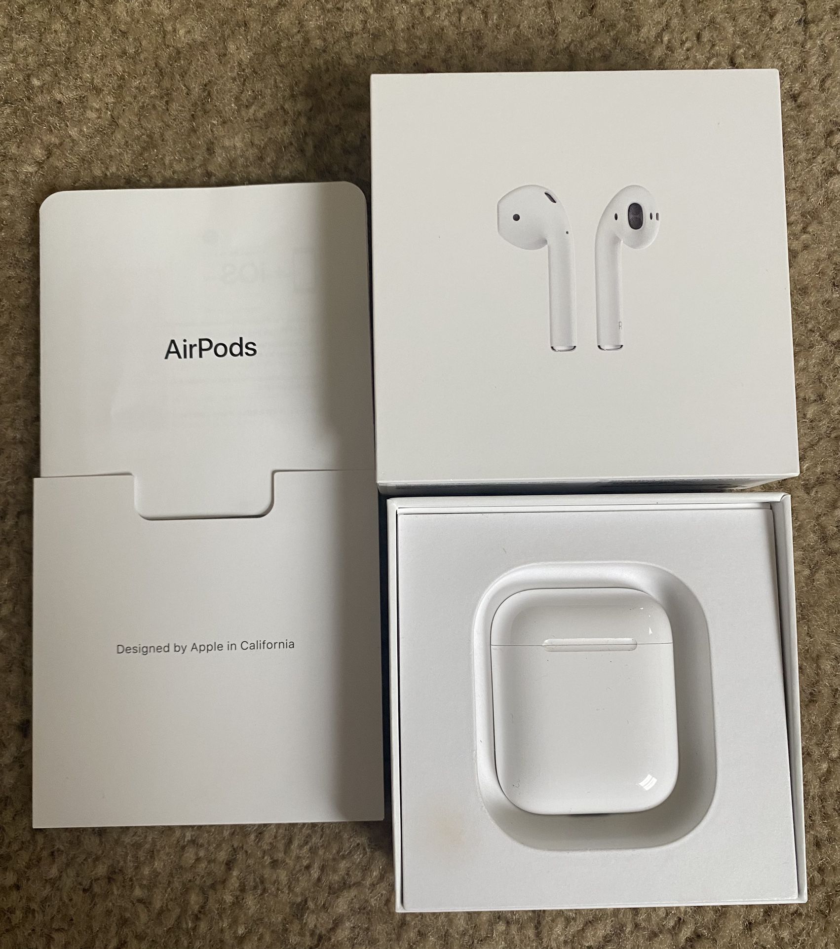 Hilsen Forskel Tahiti Apple Iphone airpods / Headset / Bluetooth with charging case, manual, and  box- Model A2032A2031A1602 for Sale in Great Meadows, NJ - OfferUp