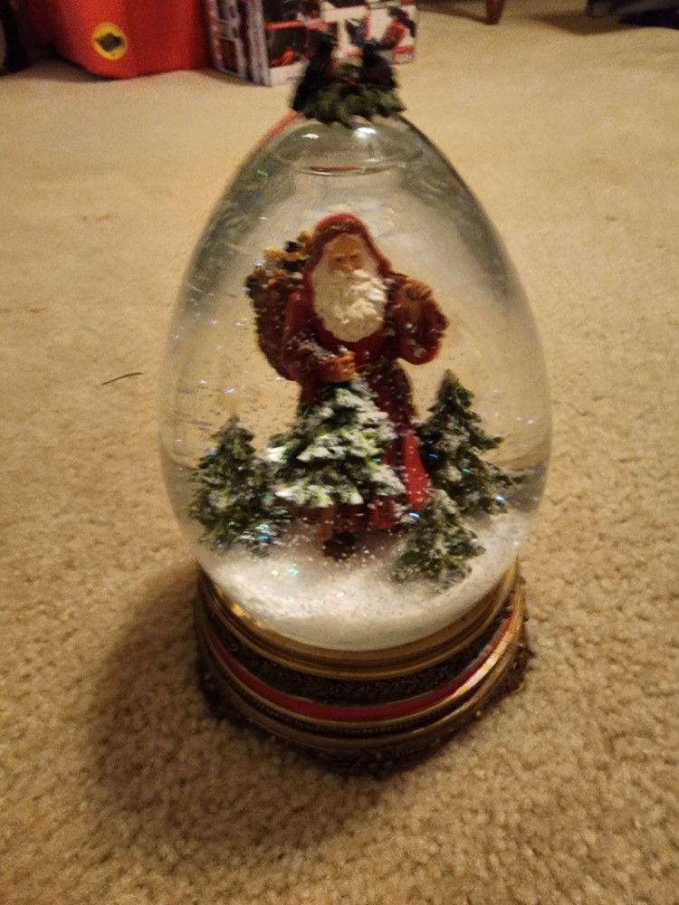 Large Santa Snow Globe That Plays Christmas Music