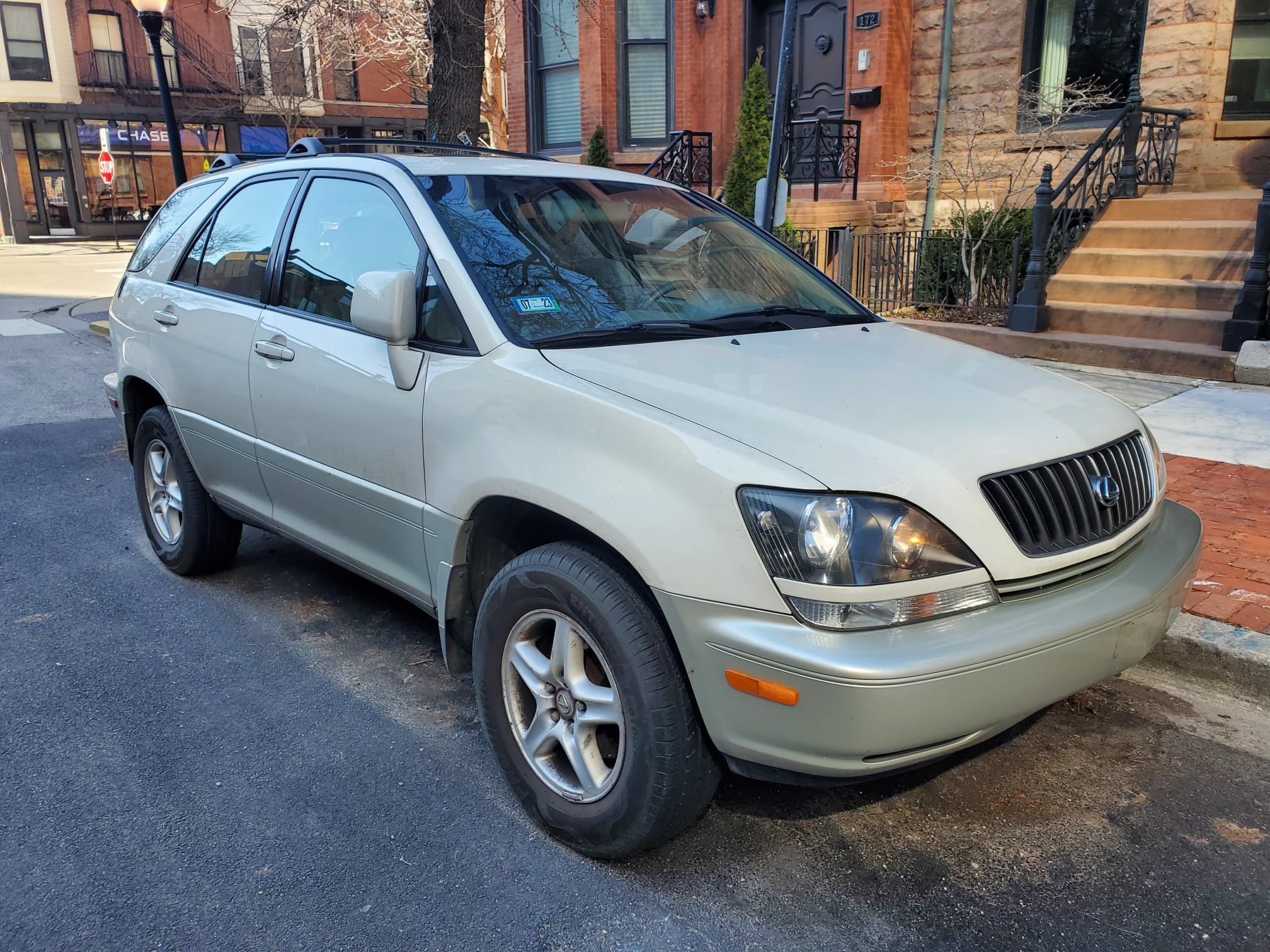 2000 Lexus Rx 300 for Sale in Chicago, IL - OfferUp