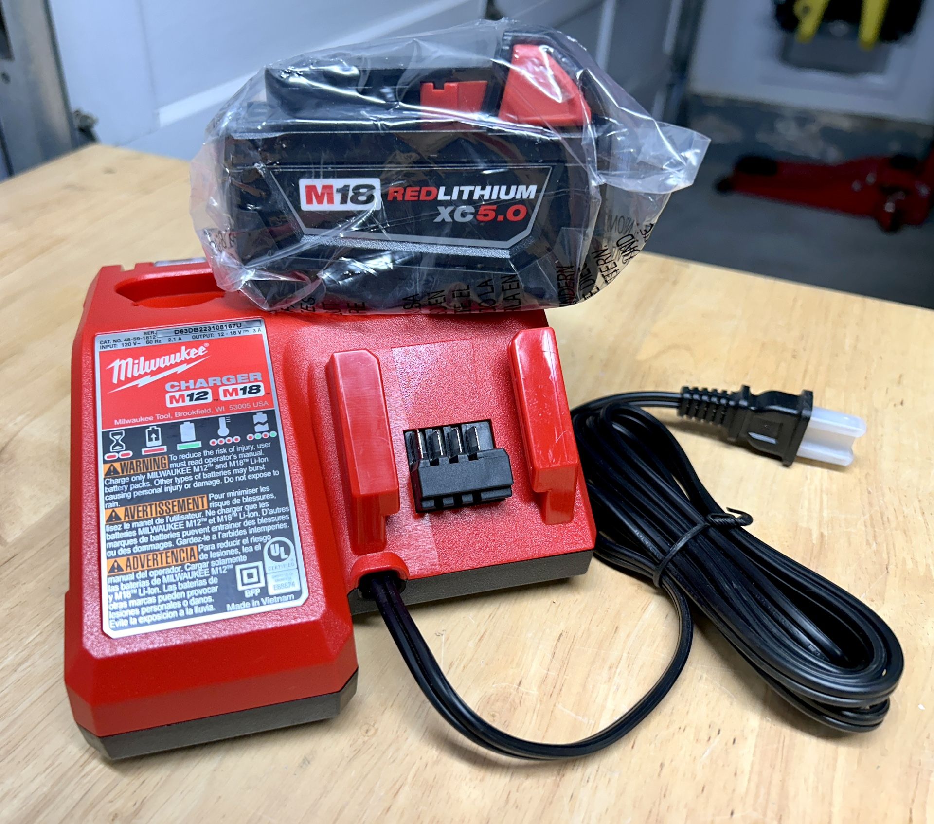 Genuine Milwaukee M18 Battery And Charger NEW