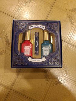 Poo-Pourri Deck The Stalls Set